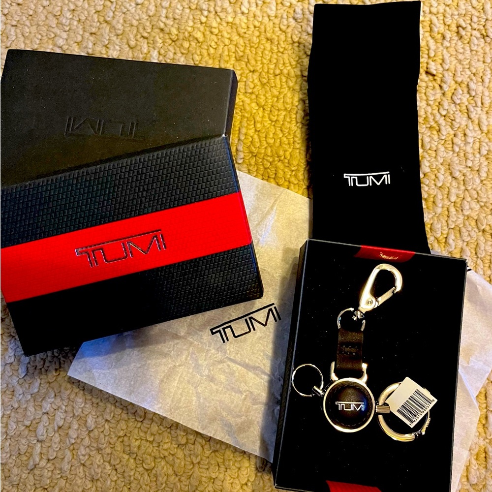 Tumi Black Leather and Silver-Tone Keychain with Tumi Logo